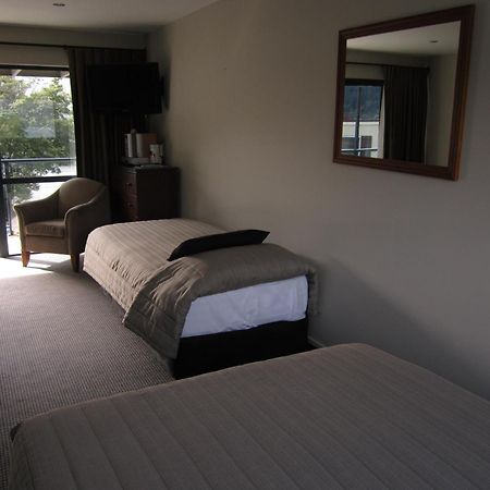 Four Seasons Motel Queenstown Exterior photo