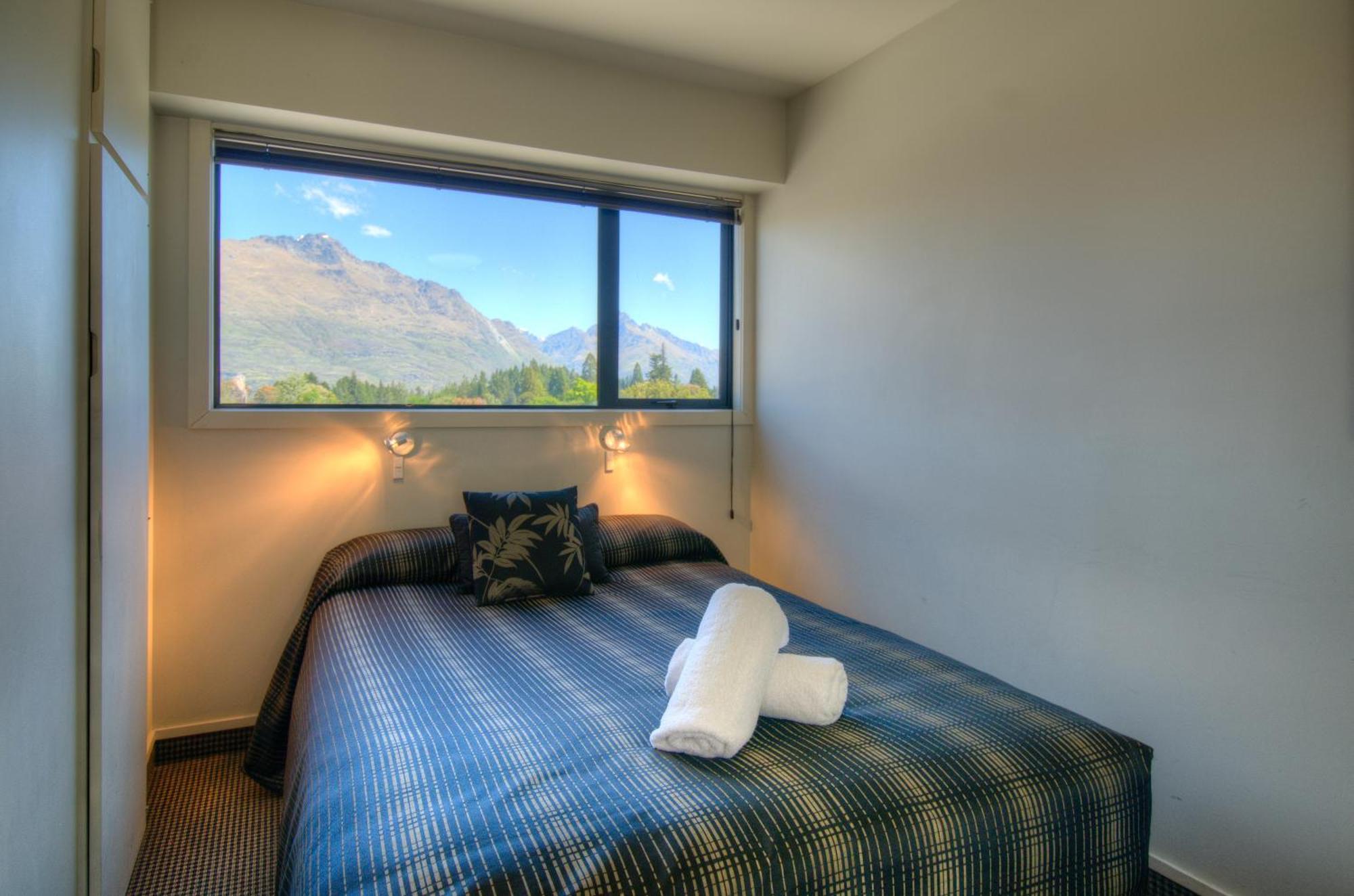 Four Seasons Motel Queenstown Exterior photo