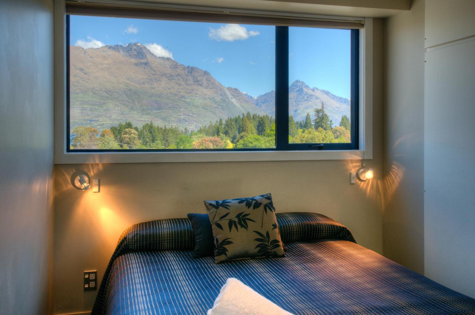 Four Seasons Motel Queenstown Exterior photo