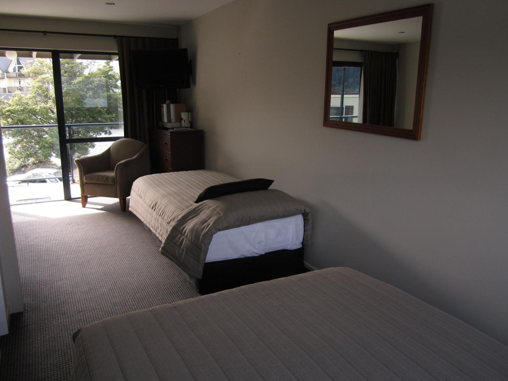 Four Seasons Motel Queenstown Exterior photo