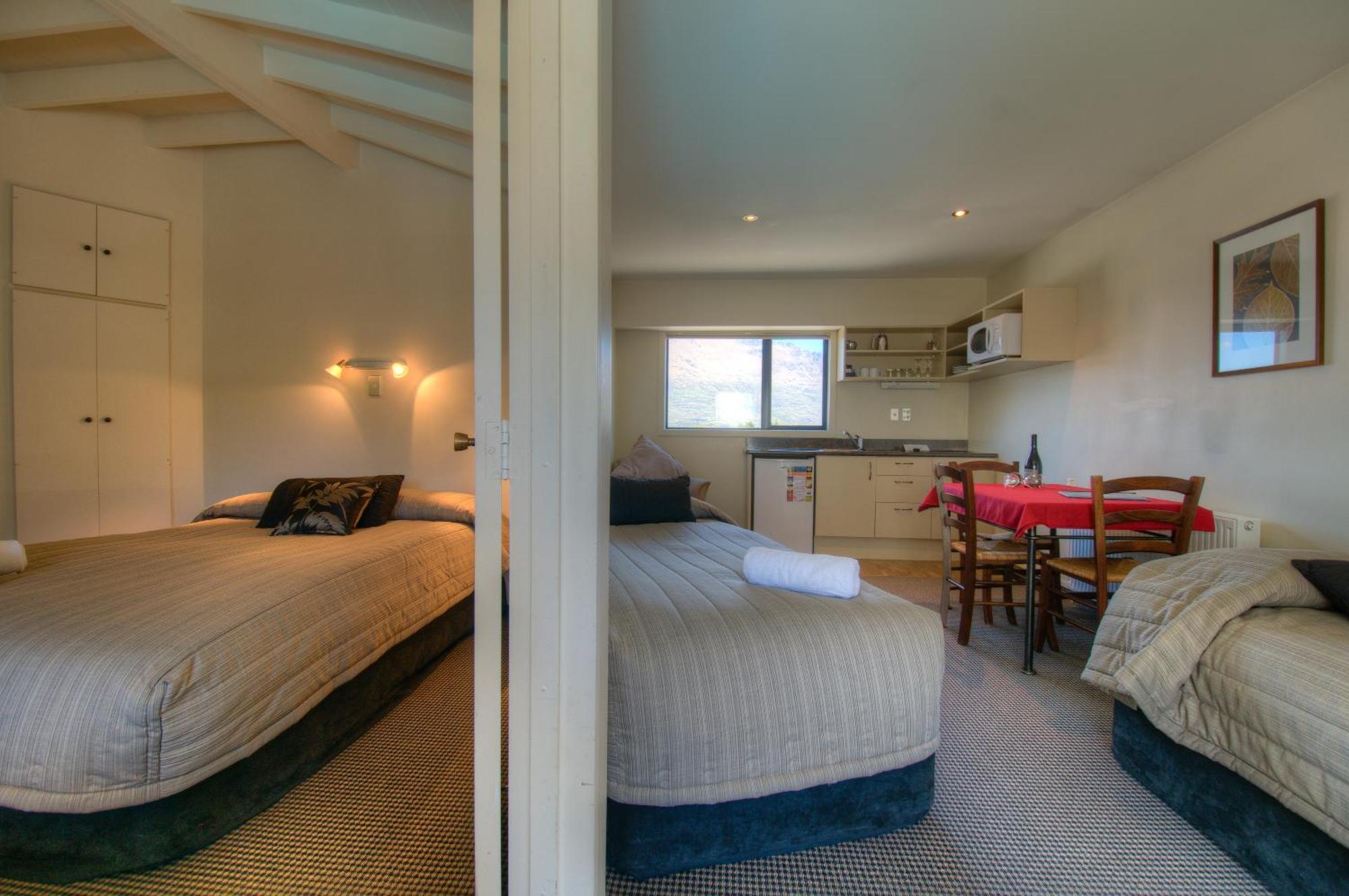 Four Seasons Motel Queenstown Exterior photo