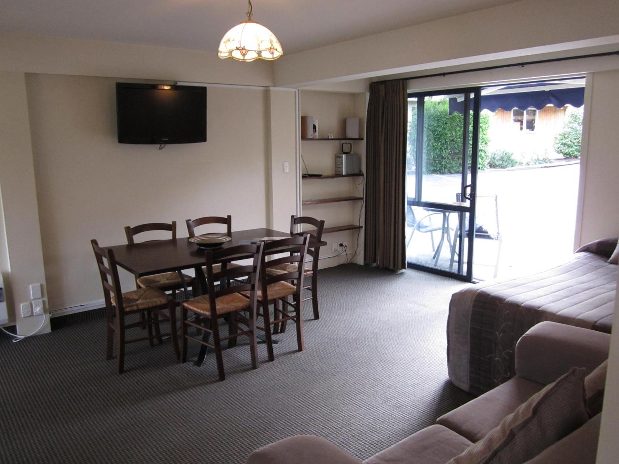 Four Seasons Motel Queenstown Exterior photo