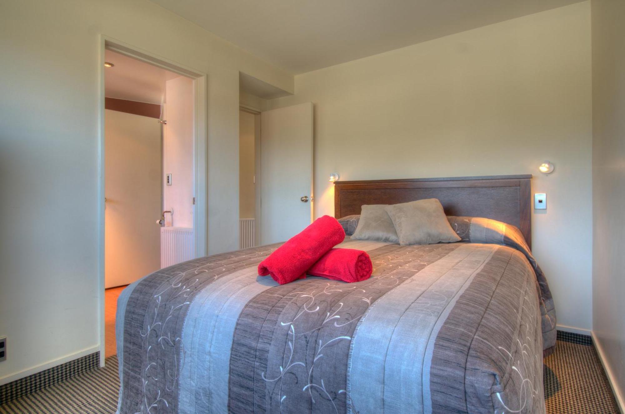 Four Seasons Motel Queenstown Exterior photo