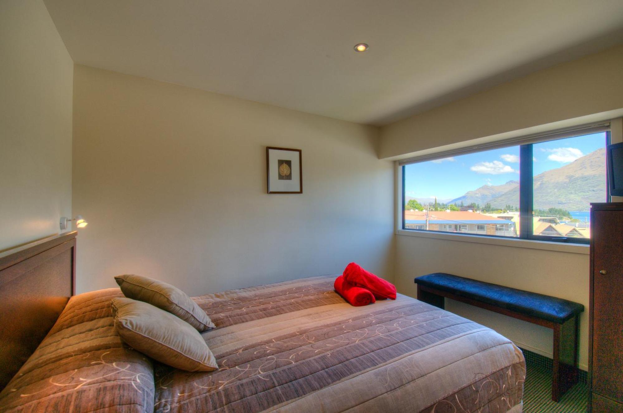 Four Seasons Motel Queenstown Exterior photo