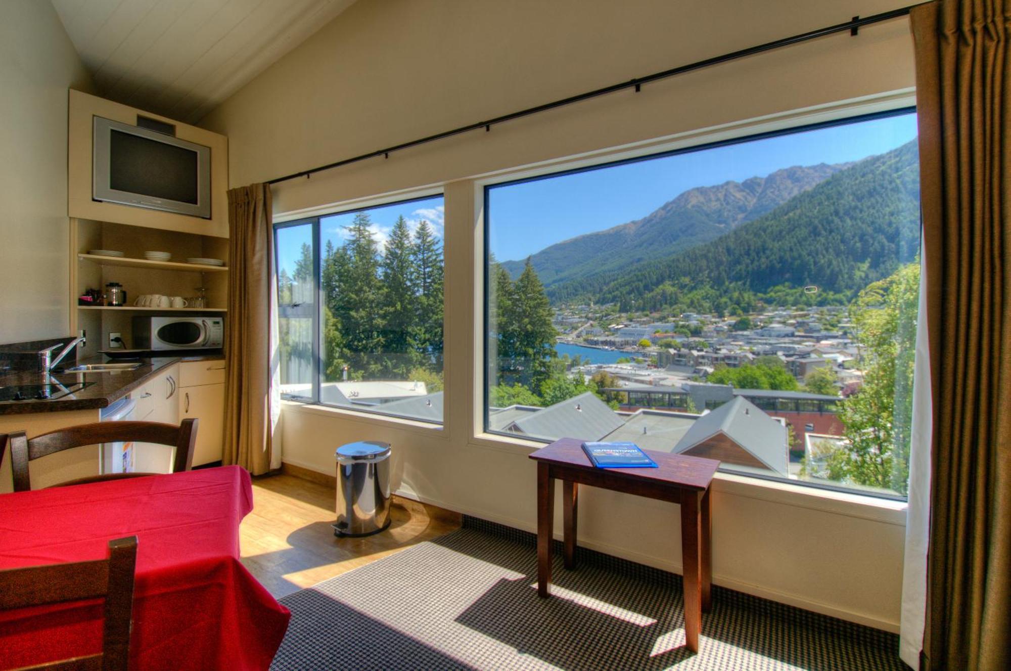 Four Seasons Motel Queenstown Exterior photo