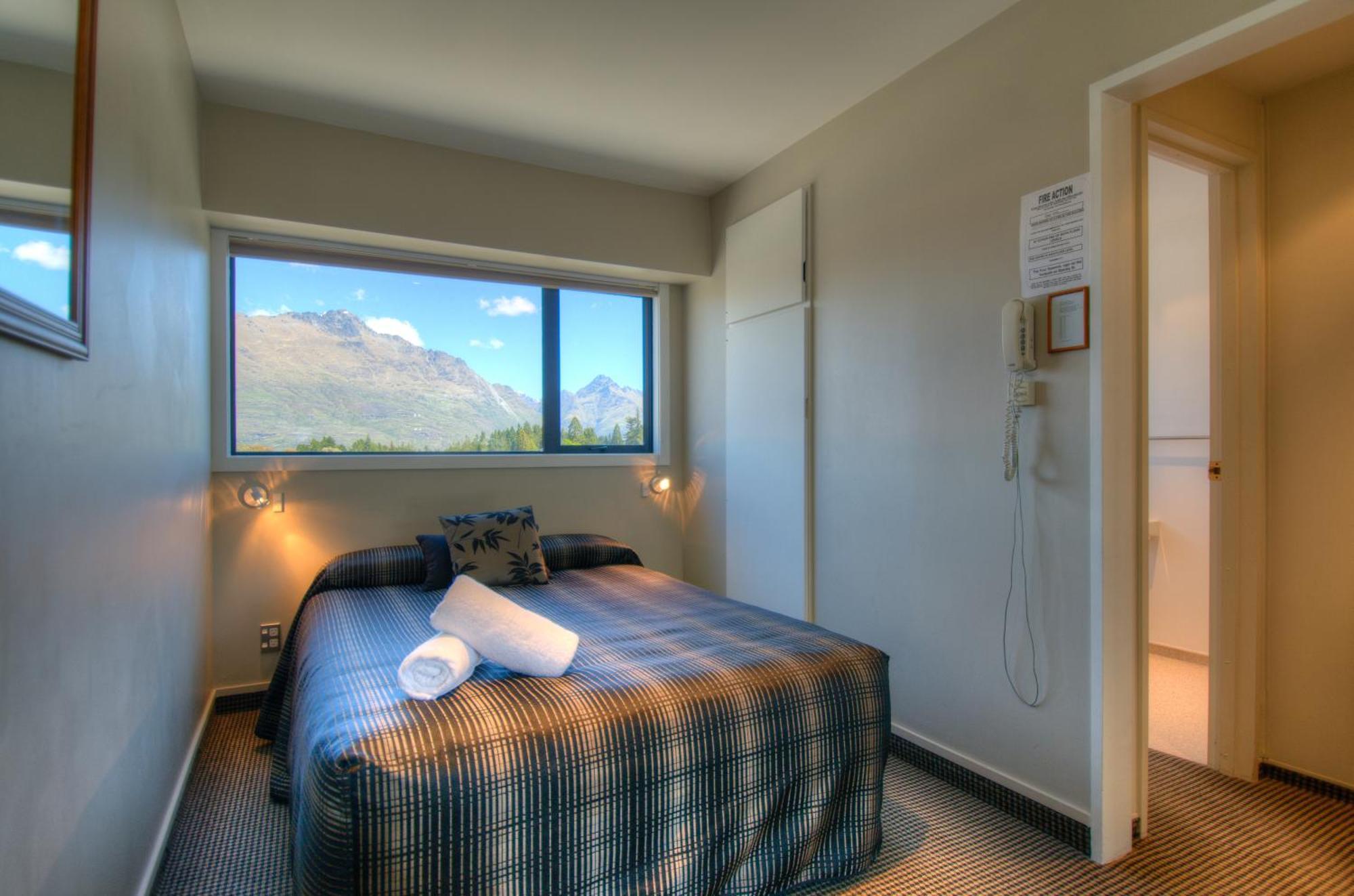 Four Seasons Motel Queenstown Exterior photo