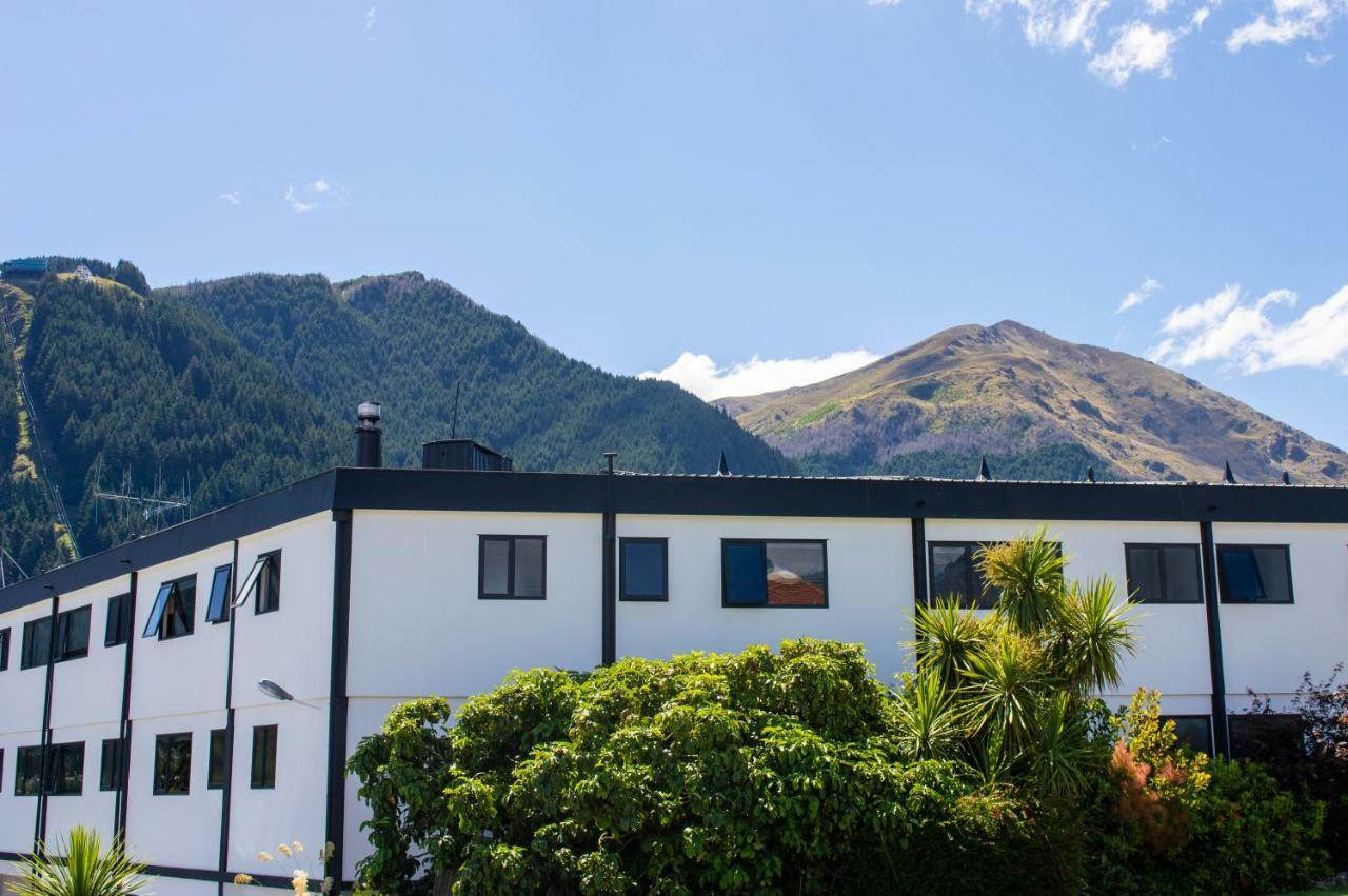 Four Seasons Motel Queenstown Exterior photo