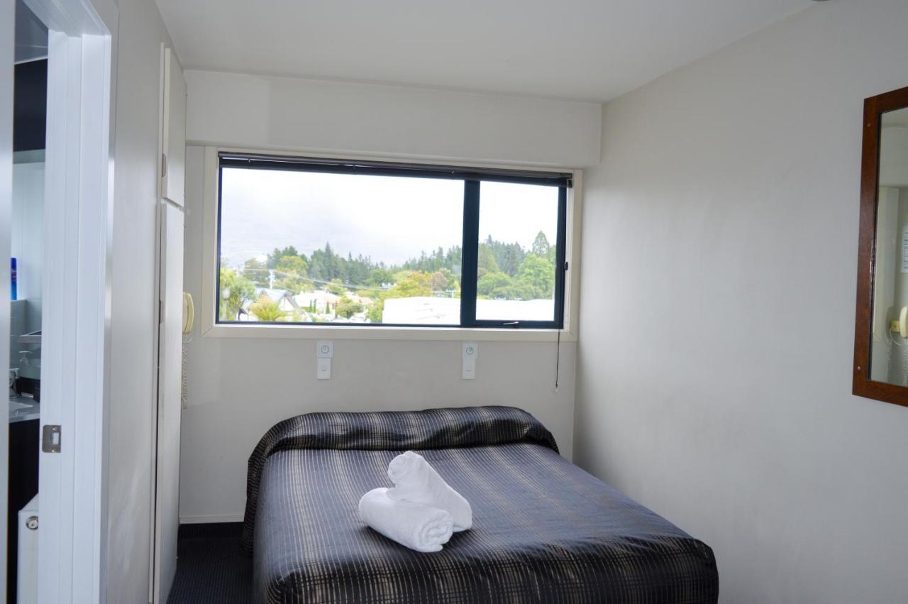 Four Seasons Motel Queenstown Exterior photo