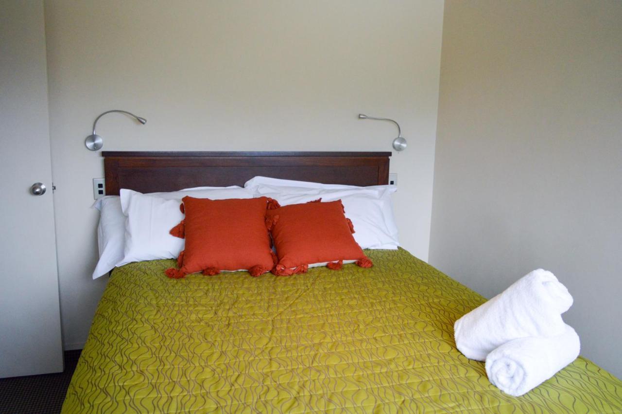 Four Seasons Motel Queenstown Exterior photo